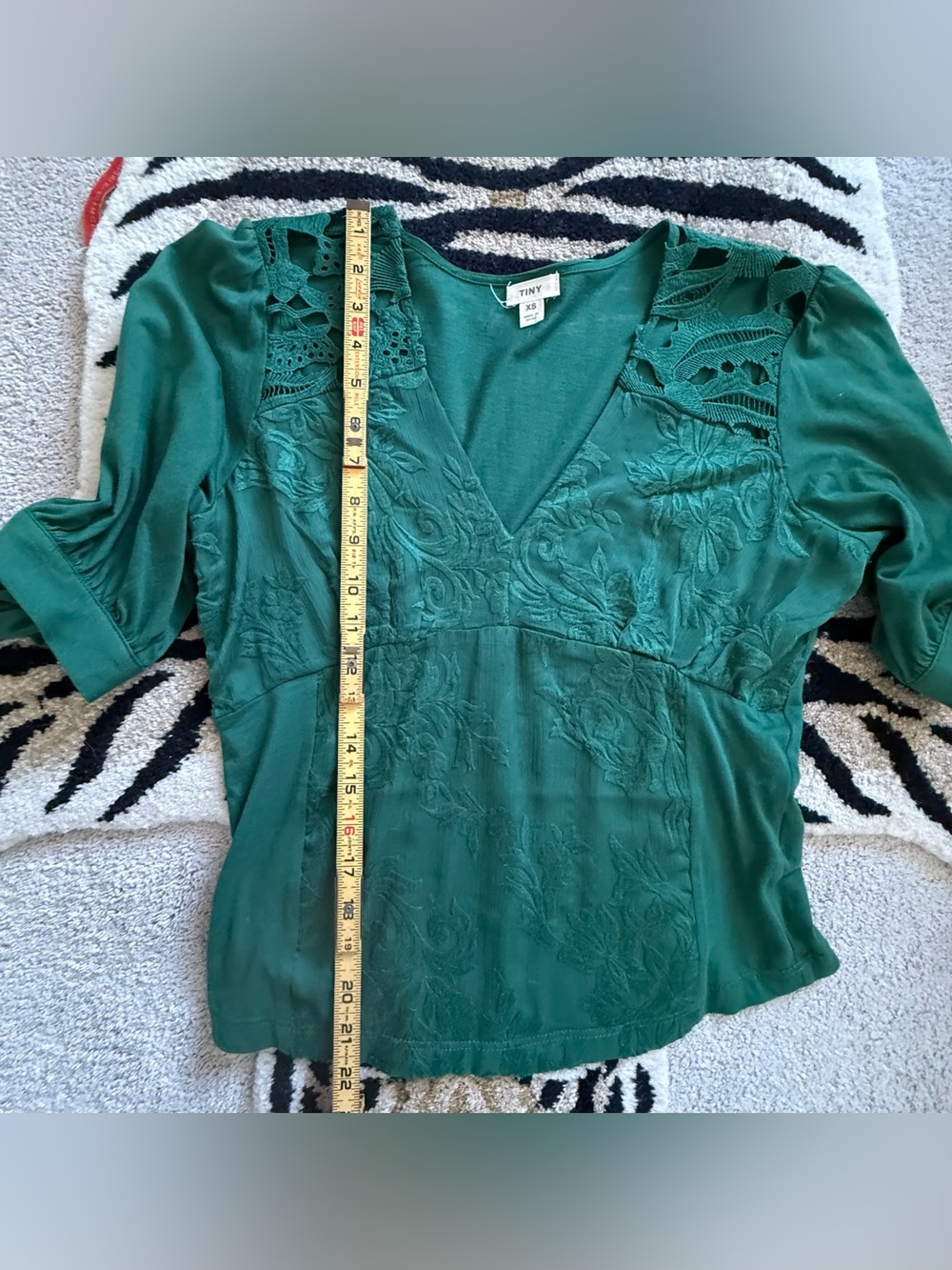 Anthropologie Tiny  Ophelia Embroidered Green Blouse Size XS EUC - Picture 9 of 11